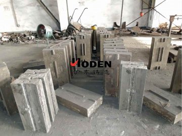 面對(duì)板錘問(wèn)題鑄造廠家應(yīng)該怎么解決？